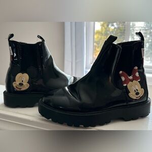 Disney/Zara Boot Collab. Euro Size 34/Kids 4?